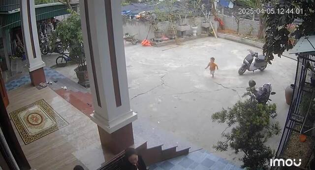 Câu chuyện "Người hùng nhí" chưa tròn 3 tuổi cứu bạn tại Nghệ An gây xôn xao mạng xã hội
