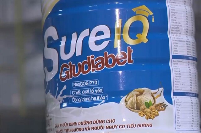 Cơ quan chức năng xác nhận Sure IQ là một trong 600 loại sữa giả được tung ra thị trường và gây hại cho sức khỏe người tiêu dùng Cơ quan chức năng xác nhận Sure IQ là một trong 600 loại sữa giả được tung ra thị trường và gây hại cho sức khỏe người tiêu dùng