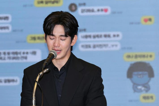 Kim Soo Hyun phải tổ chức họp báo được scandal chấn động với cố nghệ sĩ Kim Sae Ron Kim Soo Hyun phải tổ chức họp báo được scandal chấn động với cố nghệ sĩ Kim Sae Ron