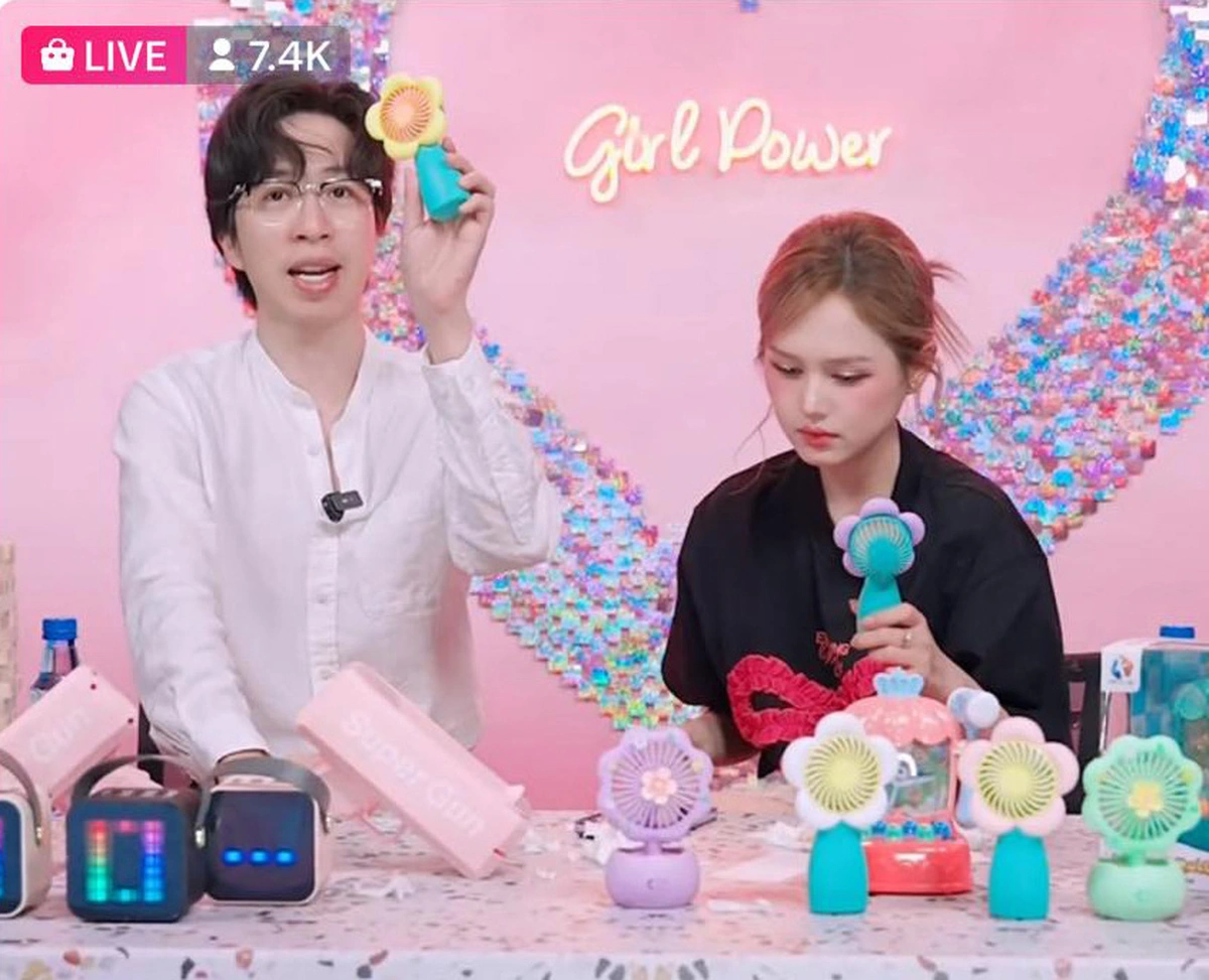 Hoạt Động Livestream Bán Hàng Thành Công Trên TikTok Hoạt Động Livestream Bán Hàng Thành Công Trên TikTok