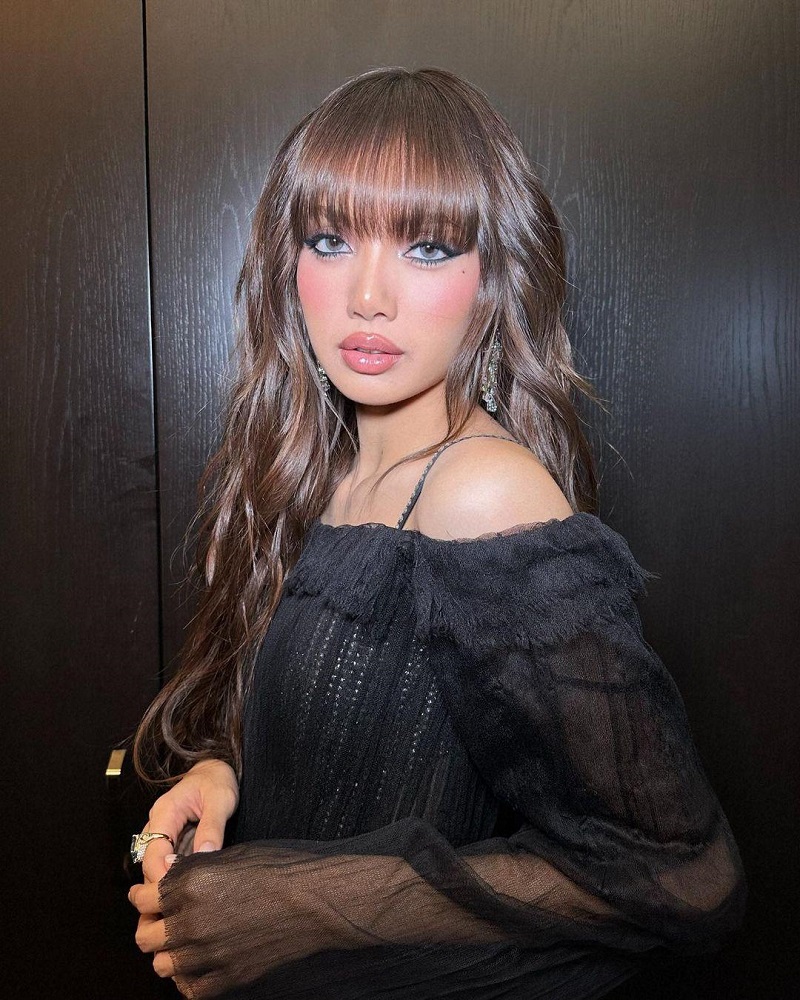 Lisa leo top hot search Weibo, chinh phục cả fan Trung Quốc Lisa leo top hot search Weibo, chinh phục cả fan Trung Quốc